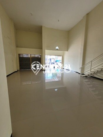 Disewakan Ruko di Kawasan Ramai Malang Kota Luas 200m2 Disewakan Ruko di Kawasan Ramai Malang Kota Luas 200m2