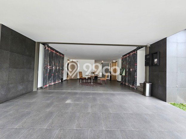 Ready to Use! Luxury House LT 381m2 Desain Modern di BSD City Ready to Use! Luxury House LT 381m2 Desain Modern di BSD City