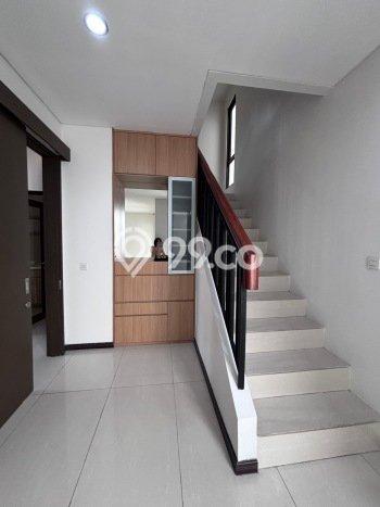Rumah Kontrakan Tangerang LT 153m2 LB 262m2 Area BSD City Rumah Kontrakan Tangerang LT 153m2 LB 262m2 Area BSD City