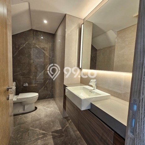 Ready to Use! Luxury House LT 381m2 Desain Modern di BSD City Ready to Use! Luxury House LT 381m2 Desain Modern di BSD City