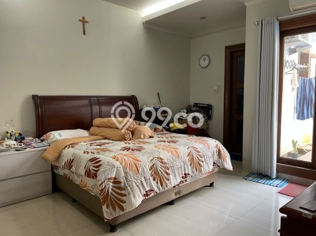 Jual Rumah Luas Elegan Dengan View Eksklusif di Lebak Bulus, Jakarta Selatan Jual Rumah Luas Elegan Dengan View Eksklusif di Lebak Bulus, Jakarta Selatan