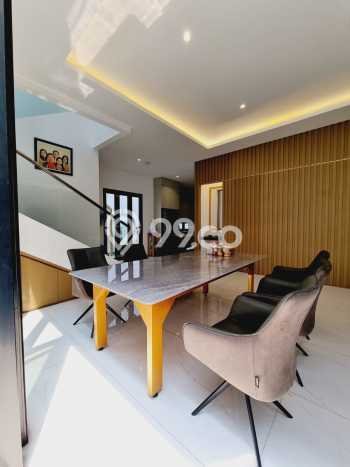 Siap Huni Rumah Mewah 4 Kamar di Cempaka Putih Dekat ke Mana Saja Siap Huni Rumah Mewah 4 Kamar di Cempaka Putih Dekat ke Mana Saja