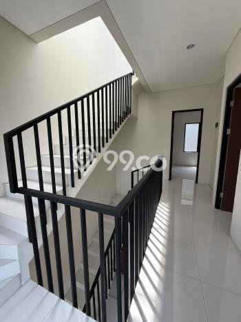 Hunian Mewah LB 102m2 Siap Huni Desain Elegan di Puri Indah, Jakarta Barat Hunian Mewah LB 102m2 Siap Huni Desain Elegan di Puri Indah, Jakarta Barat