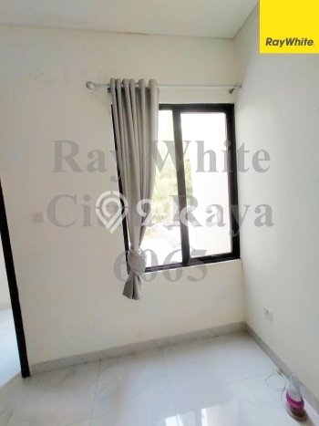 For Sale Hunian Rumah Nyaman 4 Kamar di Suvarna Sutera, Tangerang For Sale Hunian Rumah Nyaman 4 Kamar di Suvarna Sutera, Tangerang
