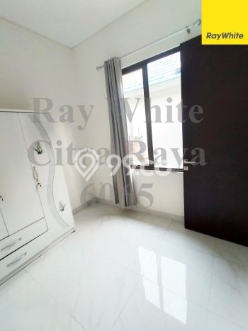 For Sale Hunian Rumah Nyaman 4 Kamar di Suvarna Sutera, Tangerang For Sale Hunian Rumah Nyaman 4 Kamar di Suvarna Sutera, Tangerang