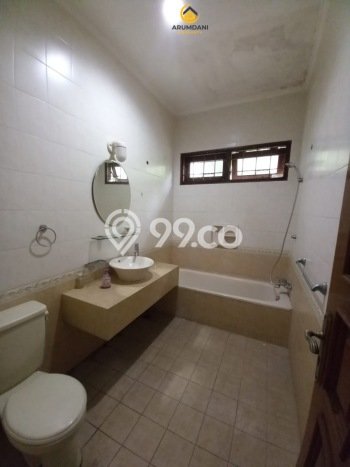 Sewa Rumah Murah di Kemang Jakarta Selatan dengan 4 Kamar Tidur Sewa Rumah Murah di Kemang Jakarta Selatan dengan 4 Kamar Tidur