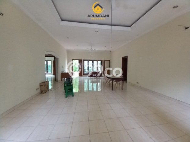 Sewa Rumah Murah di Kemang Jakarta Selatan dengan 4 Kamar Tidur Sewa Rumah Murah di Kemang Jakarta Selatan dengan 4 Kamar Tidur