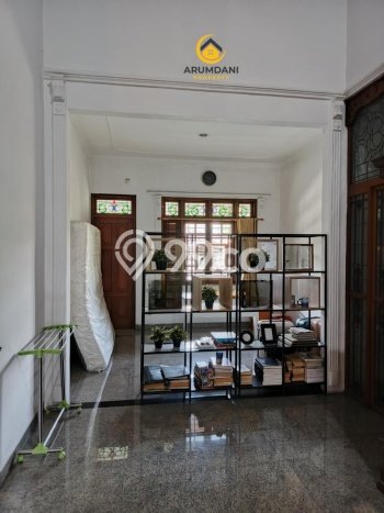 Rumah di Kebayoran Baru, Siap Huni, 3 KM, Akses Kebayoran Baru, Jakarta Selatan, Jakarta Selatan, Luas 300m2m² Bangunan 350m2m² Rumah di Kebayoran Baru, Siap Huni, 3 KM, Akses Kebayoran Baru, Jakarta Selatan, Jakarta Selatan, Luas 300m2m² Bangunan 350m2m²