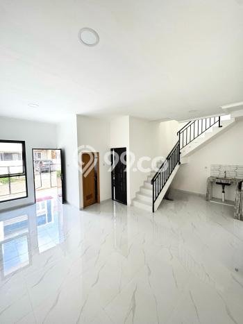 Dijual Hunian Rumah Terawat 3 Kamar di Green Lake City, Jakarta Barat Dijual Hunian Rumah Terawat 3 Kamar di Green Lake City, Jakarta Barat
