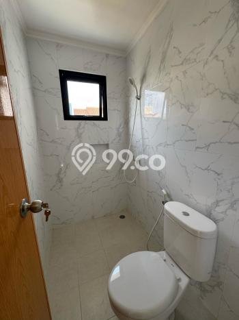Dijual Hunian Rumah Terawat 3 Kamar di Green Lake City, Jakarta Barat Dijual Hunian Rumah Terawat 3 Kamar di Green Lake City, Jakarta Barat