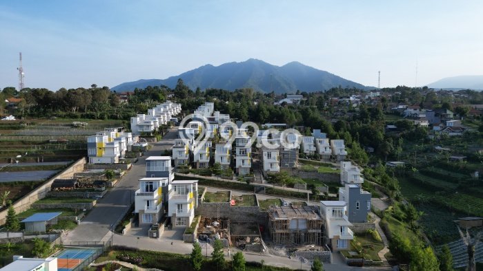 Dijual Rumah 3 Kamar Lokasi Strategis Bagus dan Strategis di Cisarua Dijual Rumah 3 Kamar Lokasi Strategis Bagus dan Strategis di Cisarua