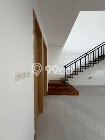 Hunian Cantik Minimalis Lb 140m2 di BSD, Tangerang Selatan Hunian Cantik Minimalis Lb 140m2 di BSD, Tangerang Selatan