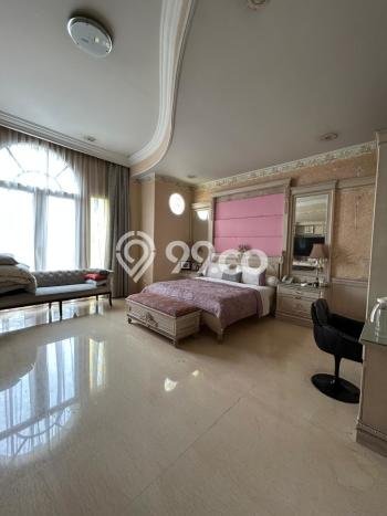 Rumah Elit LB 1000m2 Siap Huni Desain Elegan di Puri Indah, Jakarta Barat Rumah Elit LB 1000m2 Siap Huni Desain Elegan di Puri Indah, Jakarta Barat
