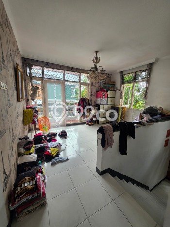 Ready to Use! Premium House LT 193m2 Desain Elegan di Meruya Ready to Use! Premium House LT 193m2 Desain Elegan di Meruya