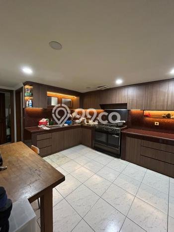 Rumah Elit LB 1000m2 Siap Huni Desain Elegan di Puri Indah, Jakarta Barat Rumah Elit LB 1000m2 Siap Huni Desain Elegan di Puri Indah, Jakarta Barat
