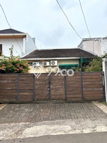 Rumah Elit Modern Tanpa Renovasi di Cirendeu Jakarta Selatan Rumah Elit Modern Tanpa Renovasi di Cirendeu Jakarta Selatan