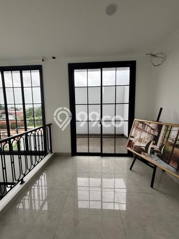 Dijual Rumah Premium dengan Fasilitas Sekitar Komplit di Duren Sawit, Jakarta Timur Dijual Rumah Premium dengan Fasilitas Sekitar Komplit di Duren Sawit, Jakarta Timur