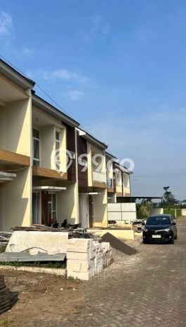 Vila Kawasan Malang Kota, Dimensi 105m2m², Cocok untuk berbagai kebutuhan Vila Kawasan Malang Kota, Dimensi 105m2m², Cocok untuk berbagai kebutuhan