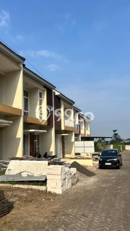 HARGA MENARIK! Vila di Junrejo, Area 66m2m², Area Strategis dengan jalan mudah HARGA MENARIK! Vila di Junrejo, Area 66m2m², Area Strategis dengan jalan mudah