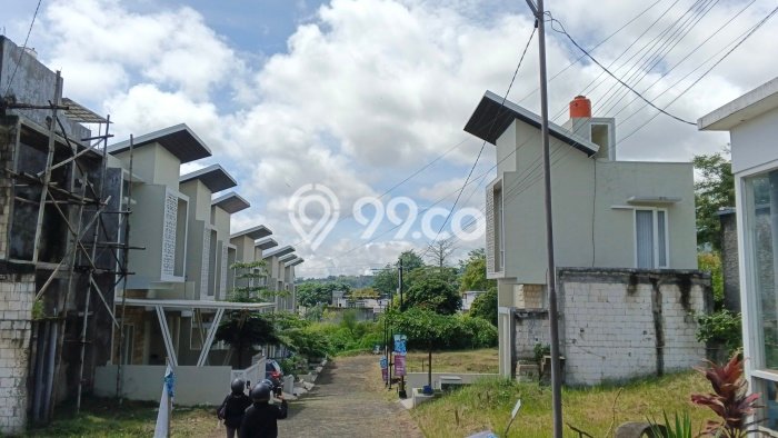 Tanah Dijual Lokasi Strategis di Malang dengan Luas 84m2 Tanah Dijual Lokasi Strategis di Malang dengan Luas 84m2