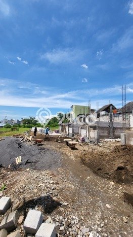 Ruko Dijual di Malang LT 75m2 & LB 130m2 Lokasi Terbaik! Ruko Dijual di Malang LT 75m2 & LB 130m2 Lokasi Terbaik!