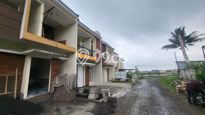 Bisnis Menjanjikan! Vila di Junrejo, Ukuran 105m2m², Lokasi Premium Bisnis Menjanjikan! Vila di Junrejo, Ukuran 105m2m², Lokasi Premium