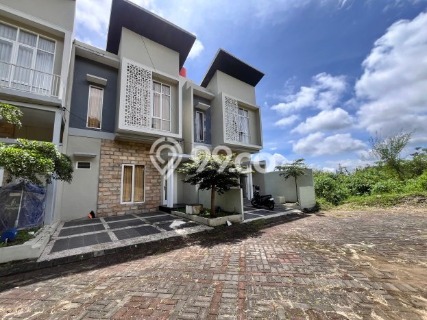 Vila Strategis Kawasan , Area 105m2m², Dekat Malang, Malang Vila Strategis Kawasan , Area 105m2m², Dekat Malang, Malang