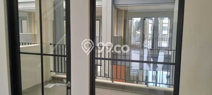 Ruko Disewa di Tangerang dengan LB 207m2 Area Komersial Ramai Ruko Disewa di Tangerang dengan LB 207m2 Area Komersial Ramai