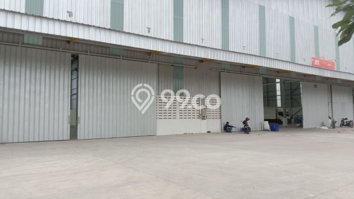 Disewakan Gudang Kawasan Sepatan, Luas 960m2m², Pusat Bisnis Disewakan Gudang Kawasan Sepatan, Luas 960m2m², Pusat Bisnis