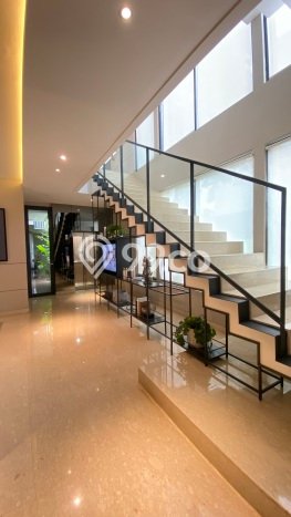 Hunian Eksklusif Dijual LT 220m2 di BSD, Tangerang Selatan Hunian Eksklusif Dijual LT 220m2 di BSD, Tangerang Selatan