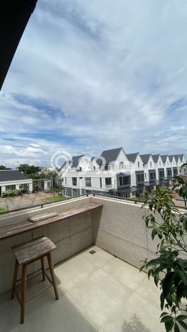 Rumah Elit LB 237m2 Siap Pakai Desain Elegan di Gading Serpong, Tangerang Rumah Elit LB 237m2 Siap Pakai Desain Elegan di Gading Serpong, Tangerang
