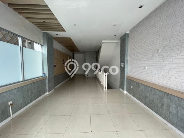 Ruko Area Strategis di BSD, Luas 178m2m², Siap Usaha Ruko Area Strategis di BSD, Luas 178m2m², Siap Usaha