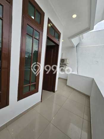 Disewakan! Rumah 3 Kamar Tidur &
3 Kamar Mandi di Sunter, Jakarta Utara Disewakan! Rumah 3 Kamar Tidur &
3 Kamar Mandi di Sunter, Jakarta Utara