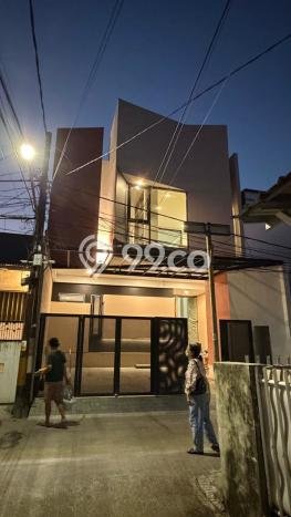 Dijual Rumah Siap Huni di Kelapa Gading Jakarta Utara Harga Rp 3,6 Juta LT 109m2 Dijual Rumah Siap Huni di Kelapa Gading Jakarta Utara Harga Rp 3,6 Juta LT 109m2