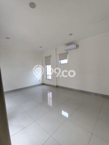Disewakan! Rumah 3 Kamar Tidur &
4 Kamar Mandi di Gading Serpong, Tangerang Disewakan! Rumah 3 Kamar Tidur &
4 Kamar Mandi di Gading Serpong, Tangerang