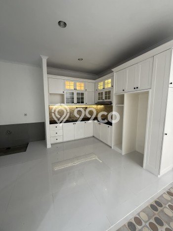 Rumah Elit Modern Tanpa Renovasi di BSD The Icon Tangerang Rumah Elit Modern Tanpa Renovasi di BSD The Icon Tangerang