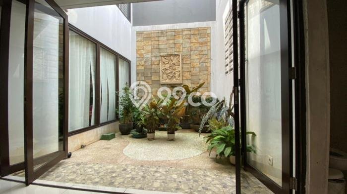Dijual Rumah Luas Elegan Dengan View Eksklusif di Bintaro, Tangerang Selatan Dijual Rumah Luas Elegan Dengan View Eksklusif di Bintaro, Tangerang Selatan