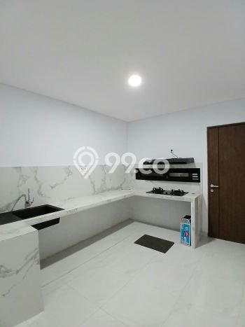 Hunian Elit LB 250m2 Siap Huni Desain Elegan di Bintaro, Tangerang Selatan Hunian Elit LB 250m2 Siap Huni Desain Elegan di Bintaro, Tangerang Selatan