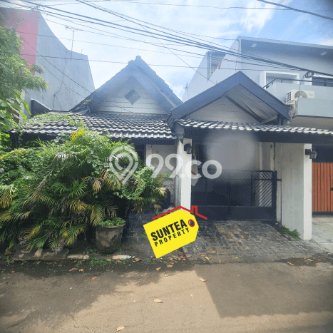 Rumah Modern 2 KT di Bintaro Tangerang Selatan Semi Furnished Rumah Modern 2 KT di Bintaro Tangerang Selatan Semi Furnished
