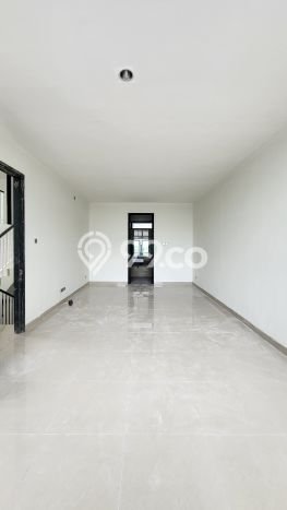 Ready to Use! Luxury House LT 204m2 Desain Elegan di Bintaro Ready to Use! Luxury House LT 204m2 Desain Elegan di Bintaro