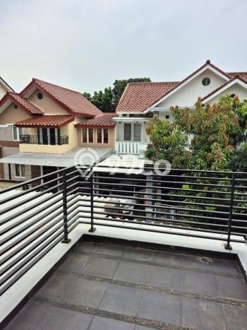 Hunian Elit LB 203m2 Siap Pakai Desain Elegan di Bintaro, Tangerang Selatan Hunian Elit LB 203m2 Siap Pakai Desain Elegan di Bintaro, Tangerang Selatan