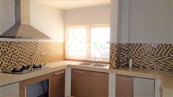Hunian Elit LB 220m2 Siap Pakai Desain Elegan di Bintaro, Tangerang Selatan Hunian Elit LB 220m2 Siap Pakai Desain Elegan di Bintaro, Tangerang Selatan