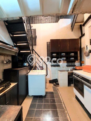 Rumah Modern 2 KT di Bintaro Tangerang Selatan Semi Furnished Rumah Modern 2 KT di Bintaro Tangerang Selatan Semi Furnished