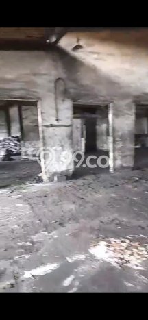 LOKASI STRATEGIS! Gudang Disewakan Kawasan Ungaran Barat, Luas 700m2m², Area Ramai LOKASI STRATEGIS! Gudang Disewakan Kawasan Ungaran Barat, Luas 700m2m², Area Ramai