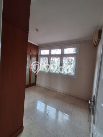 SPECIAL OFFER! Rumah di Bintaro, 5 KM, Lingkungan Asri, LT 300m² Bangunan 350m² SPECIAL OFFER! Rumah di Bintaro, 5 KM, Lingkungan Asri, LT 300m² Bangunan 350m²