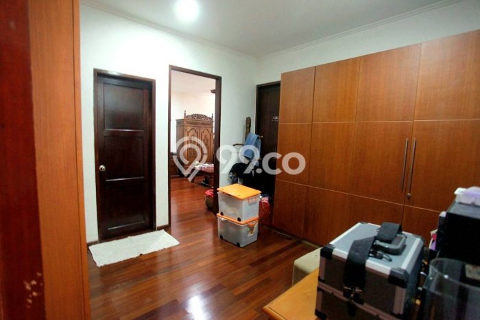 Hunian Eksklusif Siap Huni LT 690m2 di Ciputat Timur, Tangerang Selatan Hunian Eksklusif Siap Huni LT 690m2 di Ciputat Timur, Tangerang Selatan