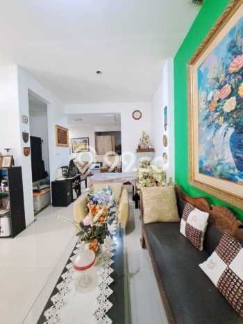 Hunian Cantik Minimalis Lb 200m2 di Ciputat, Tangerang Selatan Hunian Cantik Minimalis Lb 200m2 di Ciputat, Tangerang Selatan