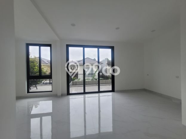 Ready to Use! Luxury House LT 250m2 Desain Elegan di BSD City Ready to Use! Luxury House LT 250m2 Desain Elegan di BSD City