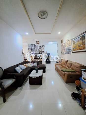Hunian Cantik Minimalis Lb 200m2 di Ciputat, Tangerang Selatan Hunian Cantik Minimalis Lb 200m2 di Ciputat, Tangerang Selatan