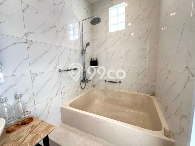 LOKASI TERBAIK! Vila Kawasan , Area 129m2m², Area Strategis dengan akses bagus LOKASI TERBAIK! Vila Kawasan , Area 129m2m², Area Strategis dengan akses bagus